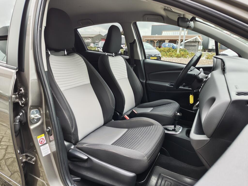 Toyota Yaris 1.5 Hybrid Dynamic | Cruise | Stoelverwarming | Achteruitrijcame - Image 26