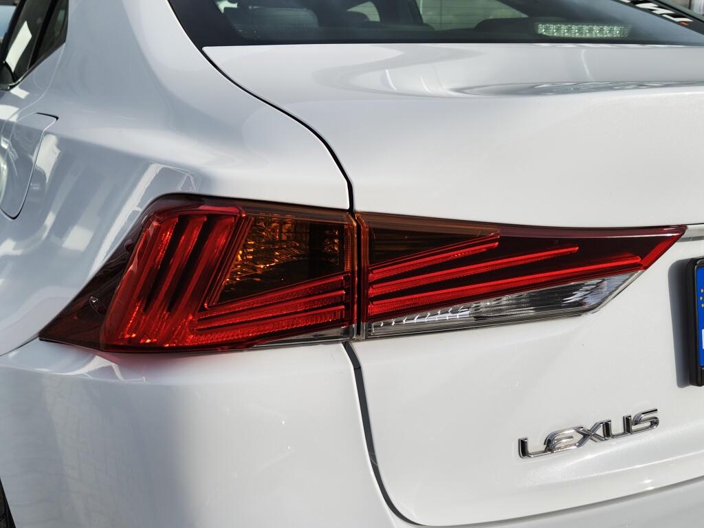 Lexus IS 300h Hybrid F-Sport Line | Navi | Dashcam v/a | Leder | - Image 37