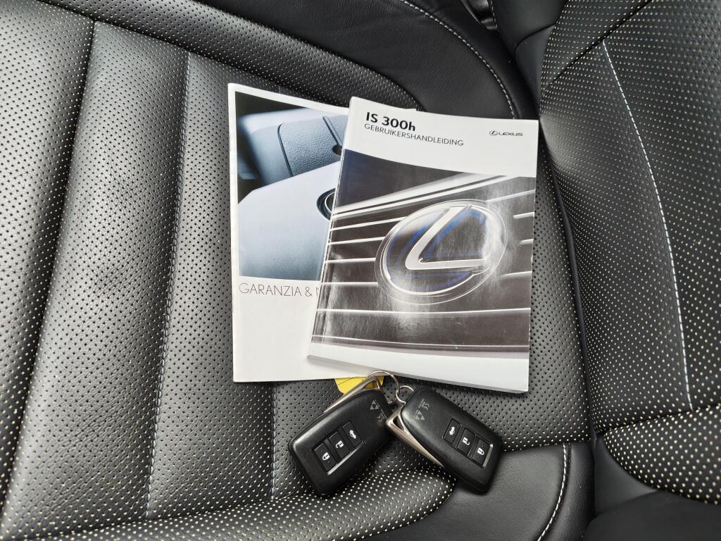 Lexus IS 300h Hybrid F-Sport Line | Navi | Dashcam v/a | Leder | - Image 42