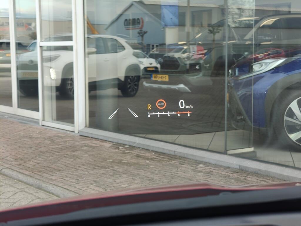 Toyota Yaris 1.5 Hybrid Dynamic | Head Up Display | Keyless Entry & Start | S - Image 11