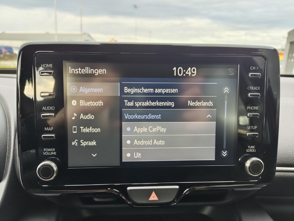 Toyota Yaris 1.5 Hybrid Dynamic | Head Up Display | Keyless Entry & Start | S - Image 17