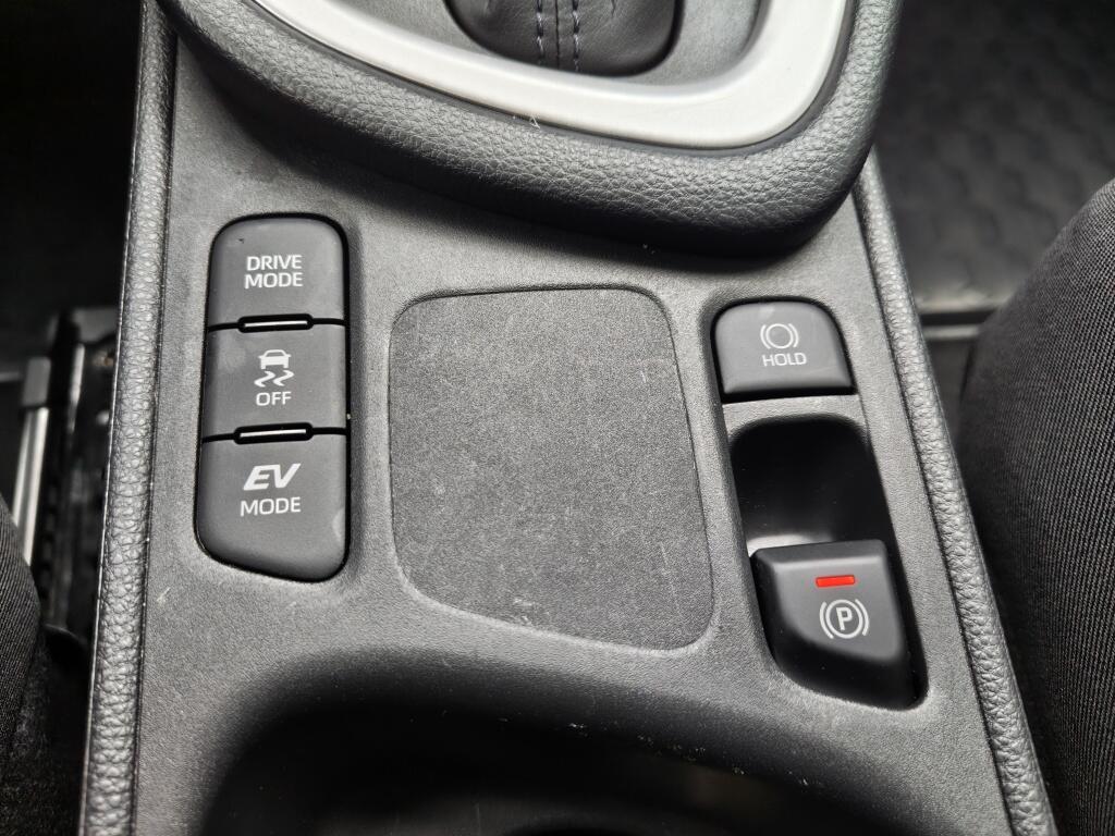 Toyota Yaris 1.5 Hybrid Dynamic | Head Up Display | Keyless Entry & Start | S - Image 23
