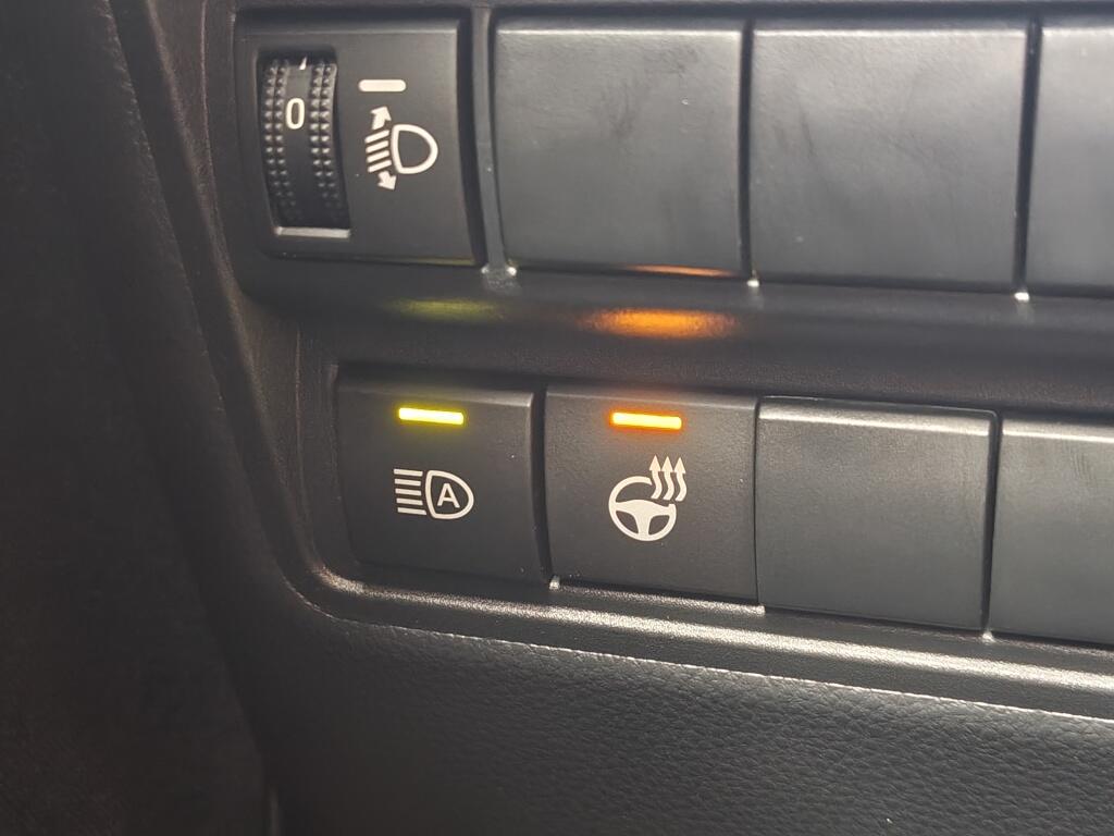 Toyota Yaris 1.5 Hybrid Dynamic | Head Up Display | Keyless Entry & Start | S - Image 25