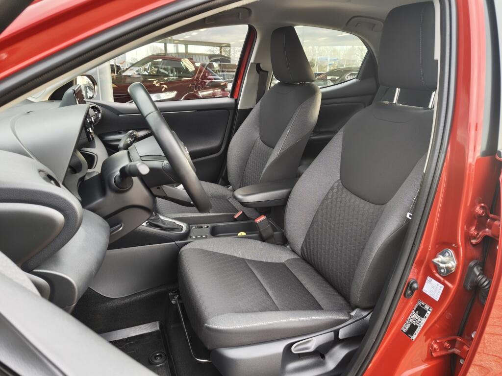 Toyota Yaris 1.5 Hybrid Dynamic | Head Up Display | Keyless Entry & Start | S - Image 29