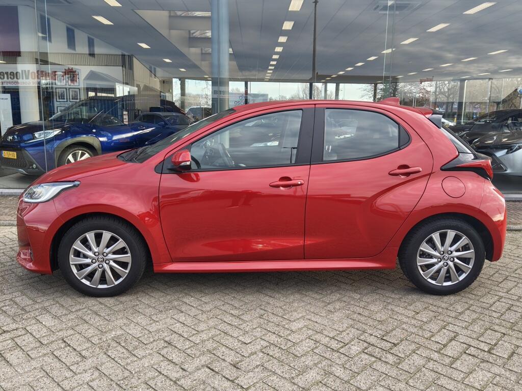 Toyota Yaris 1.5 Hybrid Dynamic | Head Up Display | Keyless Entry & Start | S - Image 3