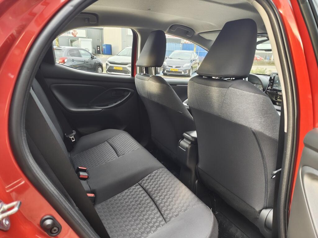 Toyota Yaris 1.5 Hybrid Dynamic | Head Up Display | Keyless Entry & Start | S - Image 31