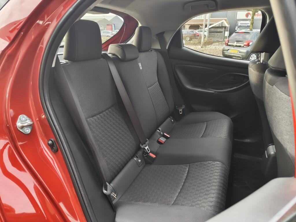 Toyota Yaris 1.5 Hybrid Dynamic | Head Up Display | Keyless Entry & Start | S - Image 32