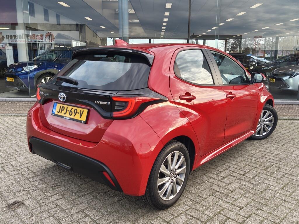 Toyota Yaris 1.5 Hybrid Dynamic | Head Up Display | Keyless Entry & Start | S - Image 4
