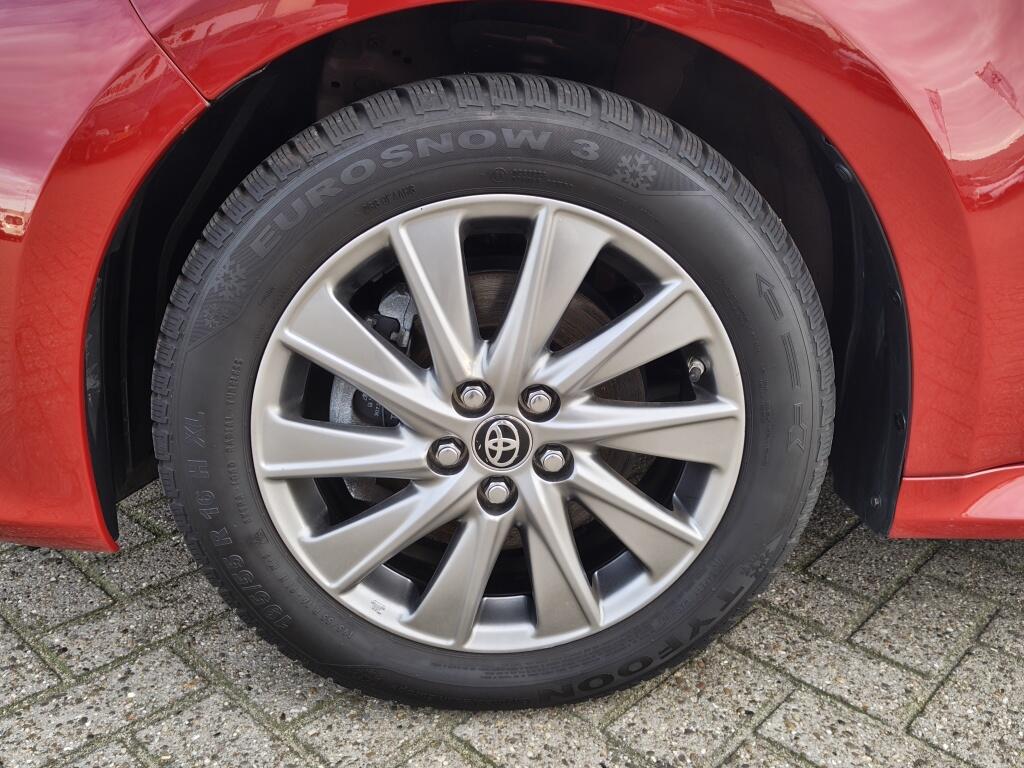 Toyota Yaris 1.5 Hybrid Dynamic | Head Up Display | Keyless Entry & Start | S - Image 40