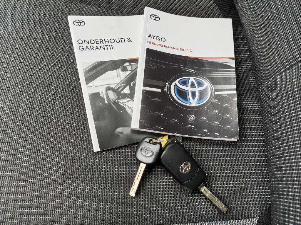 Toyota Aygo 1.0 VVT-i x-joy cabrio | El. Schuif-Kanteldak | All seasons | An - Image 34