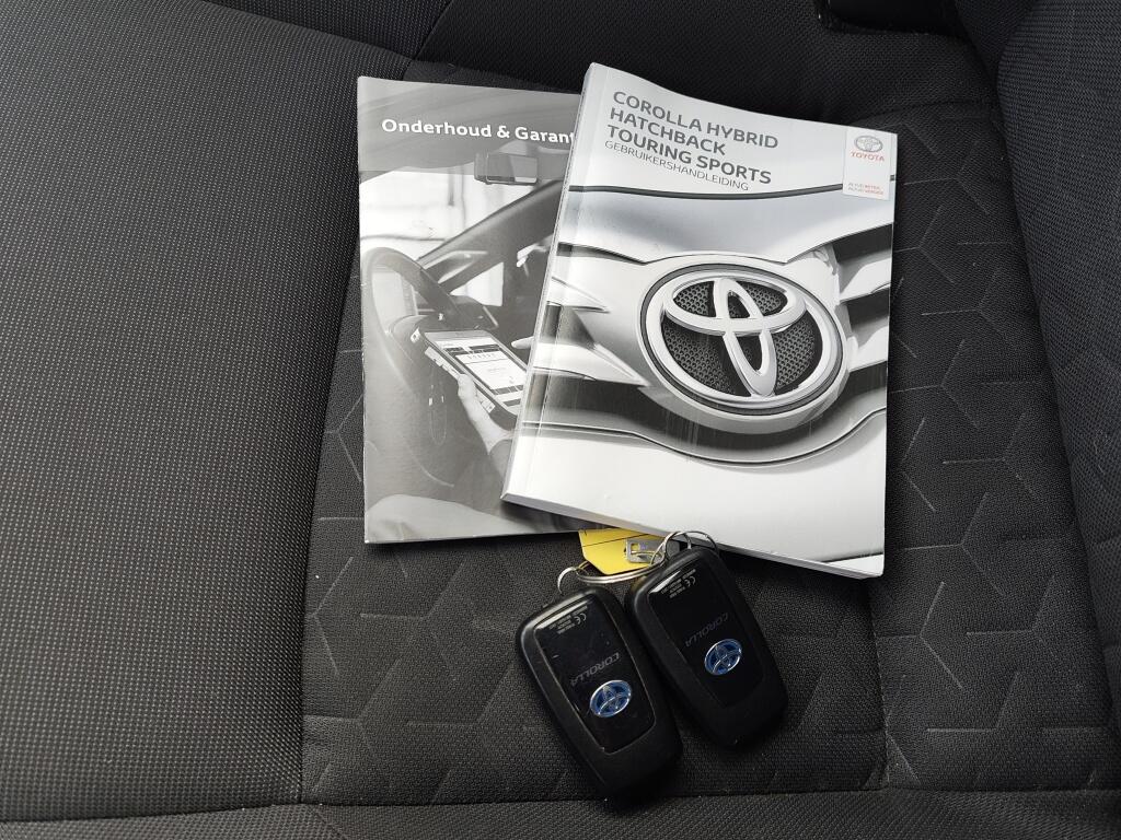 Toyota Corolla 1.8 Hybrid Dynamic | Sensoren voor | Stoelverwarming | Android A - Image 40