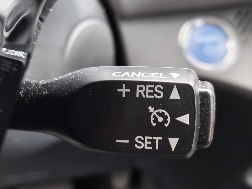 Toyota Yaris 1.5 Hybrid Dynamic | NL Auto | Keyless Entry & Start | Android A - Image 13