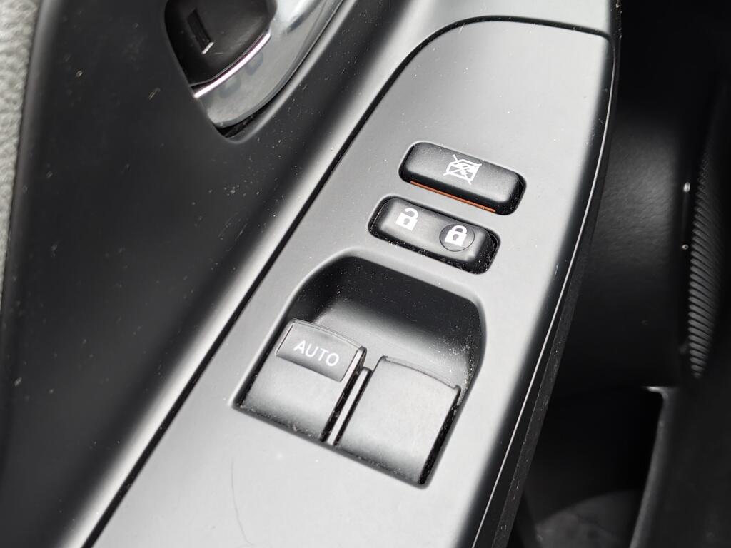 Toyota Yaris 1.5 Hybrid Dynamic | NL Auto | Keyless Entry & Start | Android A - Image 19