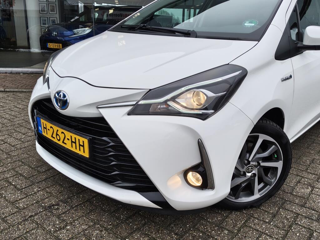 Toyota Yaris 1.5 Hybrid Dynamic | NL Auto | Keyless Entry & Start | Android A - Image 2