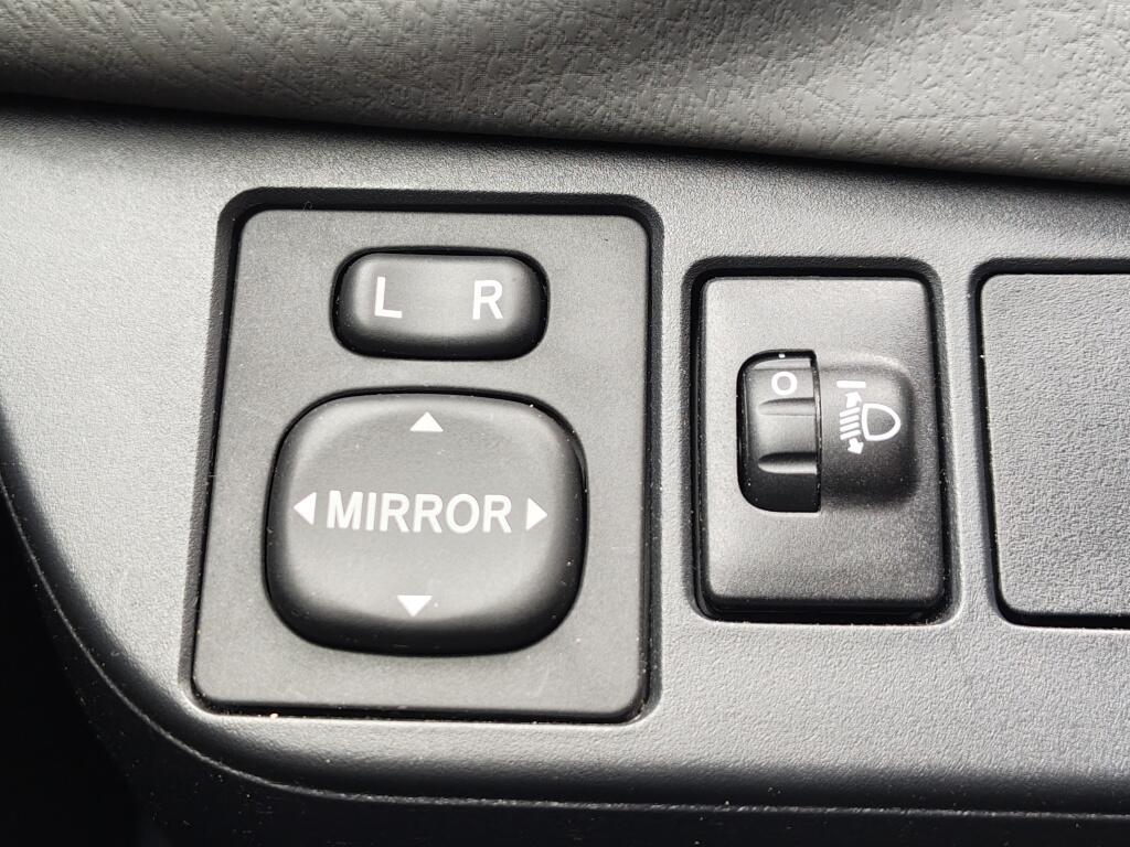 Toyota Yaris 1.5 Hybrid Dynamic | NL Auto | Keyless Entry & Start | Android A - Image 20