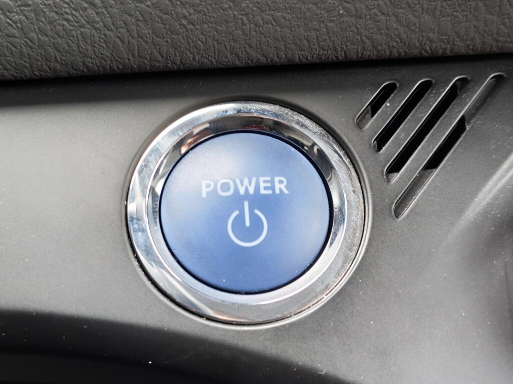 Toyota Yaris 1.5 Hybrid Dynamic | NL Auto | Keyless Entry & Start | Android A - Image 22