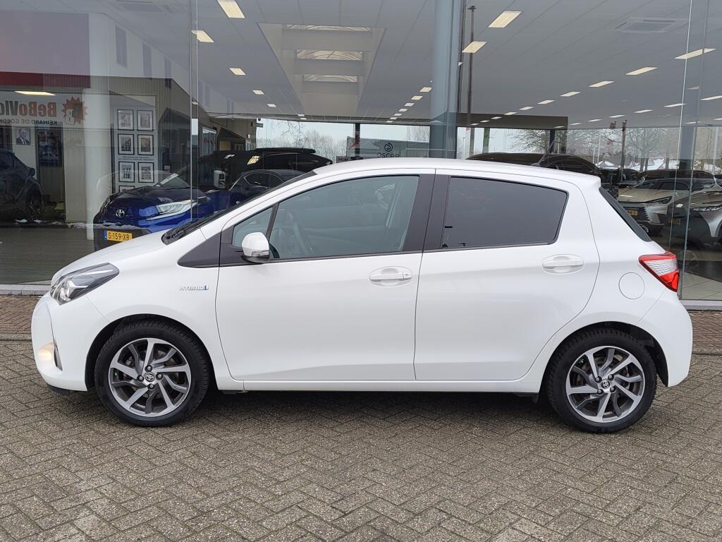 Toyota Yaris 1.5 Hybrid Dynamic | NL Auto | Keyless Entry & Start | Android A - Image 3