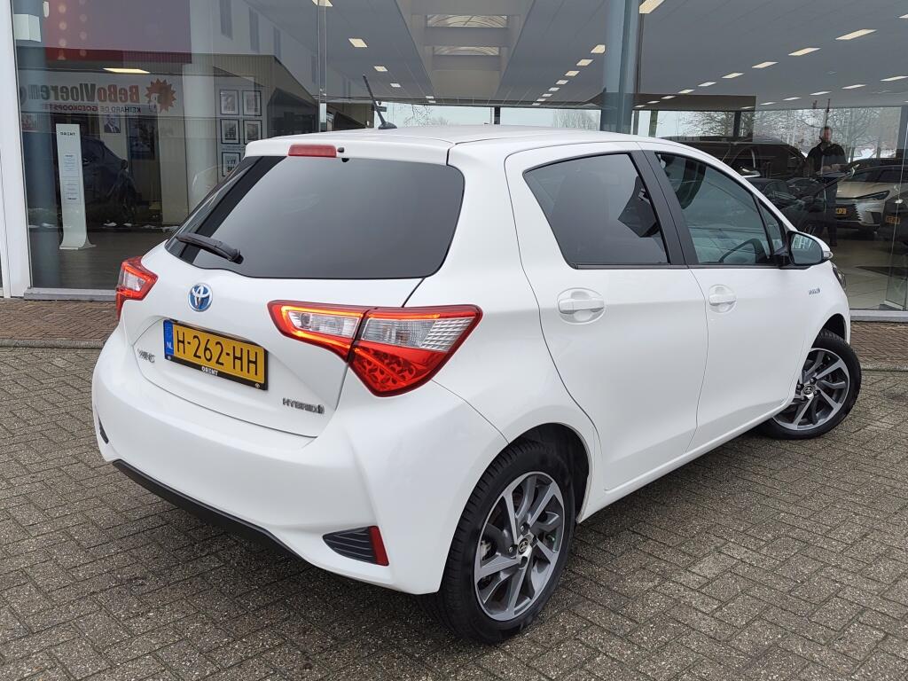 Toyota Yaris 1.5 Hybrid Dynamic | NL Auto | Keyless Entry & Start | Android A - Image 4