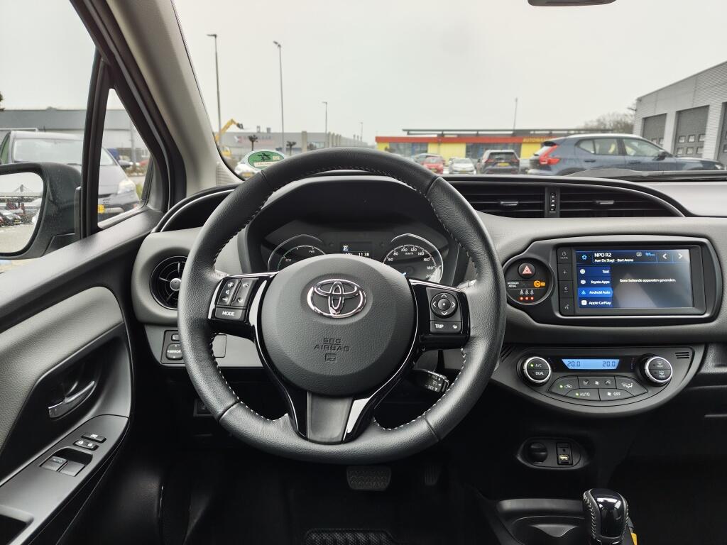 Toyota Yaris 1.5 Hybrid Dynamic | NL Auto | Keyless Entry & Start | Android A - Image 8
