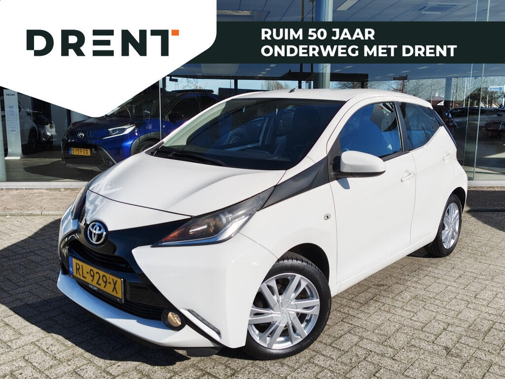 Toyota Aygo 1.0 VVT-i x-play | Airco | Lichtmetalen velgen | Achteruitrijcam - Image 1
