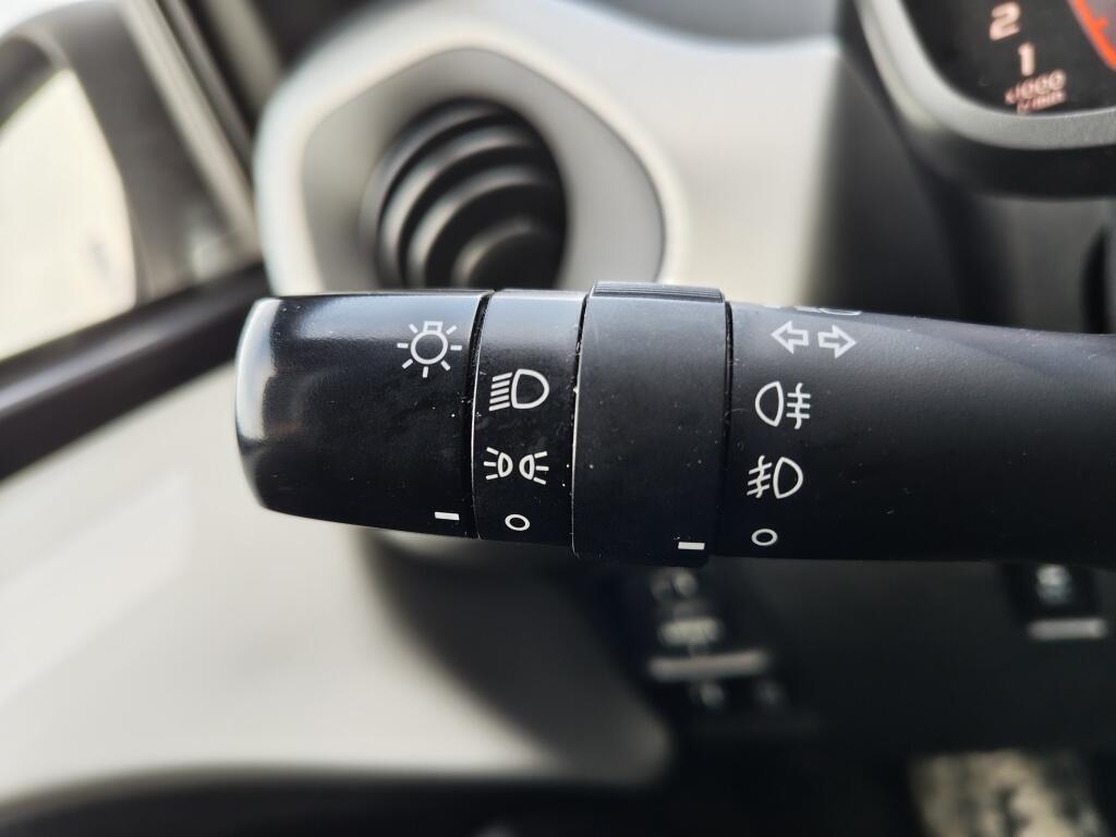 Toyota Aygo 1.0 VVT-i x-play | Airco | Lichtmetalen velgen | Achteruitrijcam - Image 11