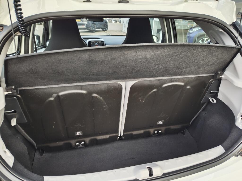 Toyota Aygo 1.0 VVT-i x-play | Airco | Lichtmetalen velgen | Achteruitrijcam - Image 27