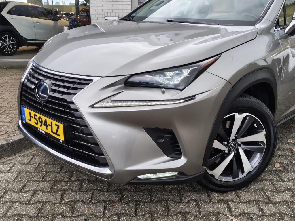 Lexus NX 300h AWD President Line | Mark Levison | Pano | HUD | Sensoren - Image 2
