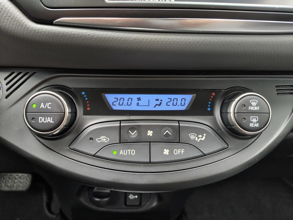 Toyota Yaris 1.5 Hybrid Trend | Trekhaak | Navi | Cruise Control | Achteruitr - Image 19