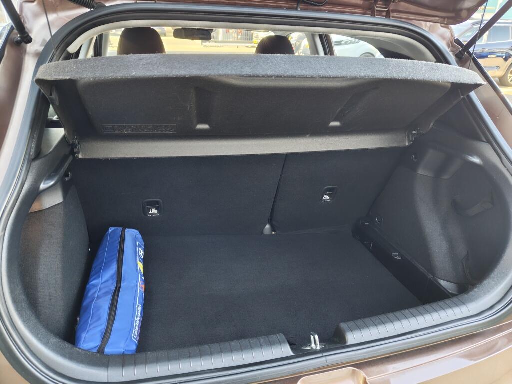 Hyundai i20 1.2 HP i-Motion | Cruise Control | Airco | Sensoren Achter - Image 28