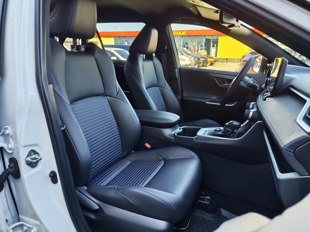 Toyota RAV4 2.5 Hybrid AWD Style Bi-Tone | Trekhaak Afn. | Stoel- Stuurverwa - Image 29