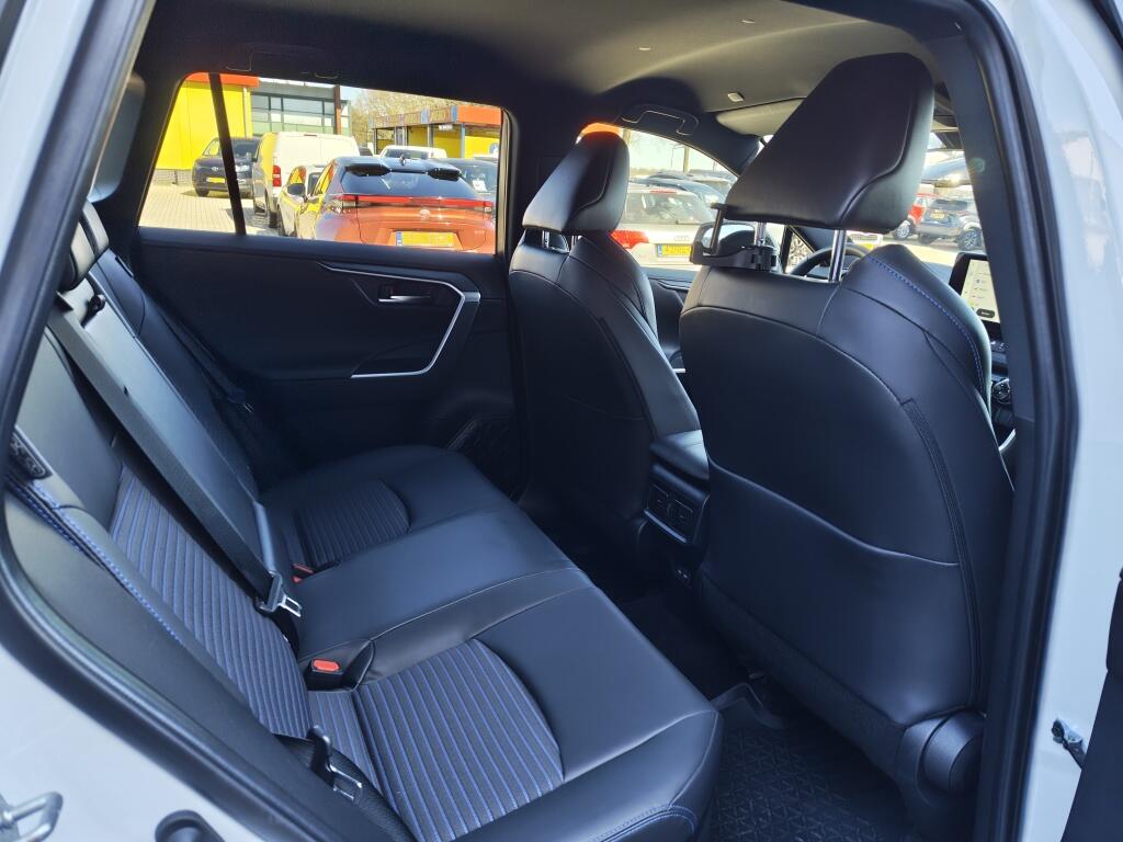 Toyota RAV4 2.5 Hybrid AWD Style Bi-Tone | Trekhaak Afn. | Stoel- Stuurverwa - Image 30