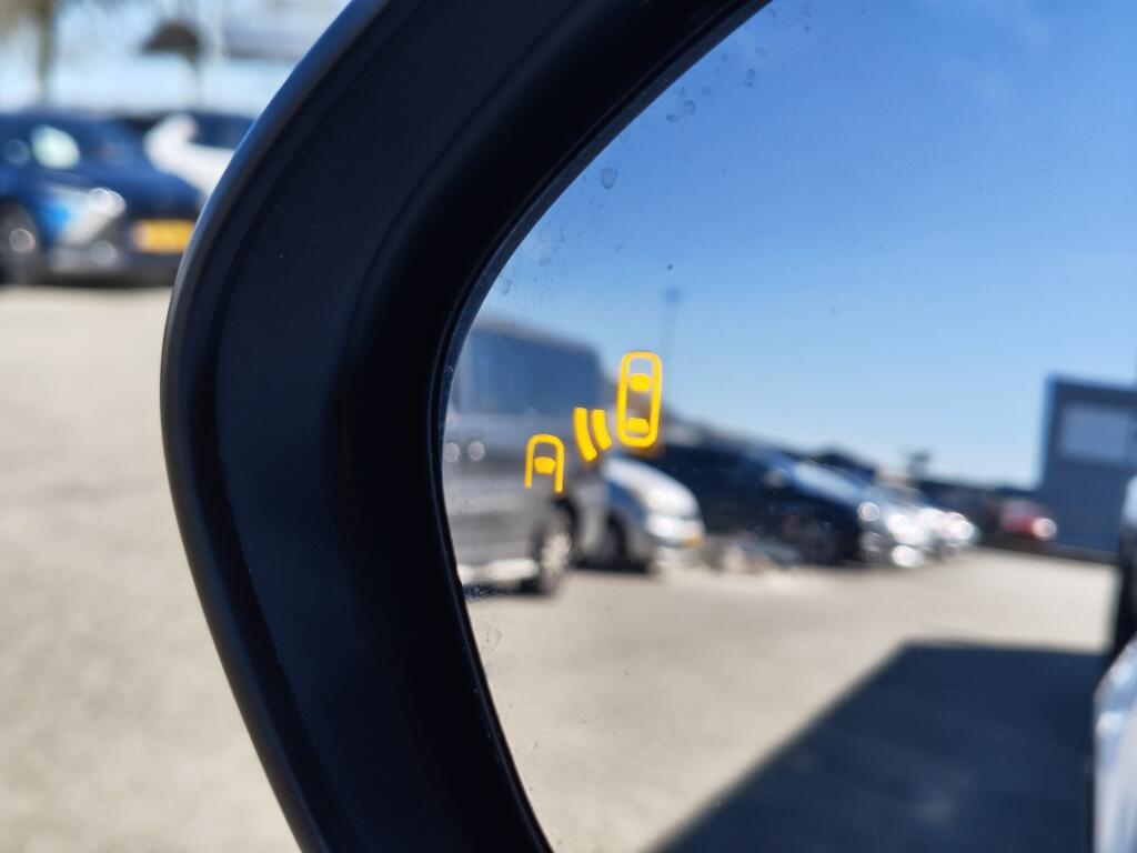 Toyota Corolla Touring Sports 2.0 Hybrid GR-Sport Plus | Head-Up Display | JBL | Navi | Blind - Image 39