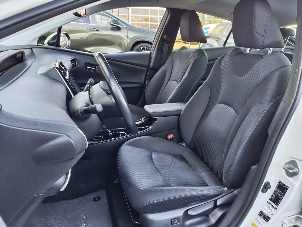 Toyota Prius 1.8 Plug-in Business Plus | Navi | JBL |  Sensoren | Stoelverwar - Image 29