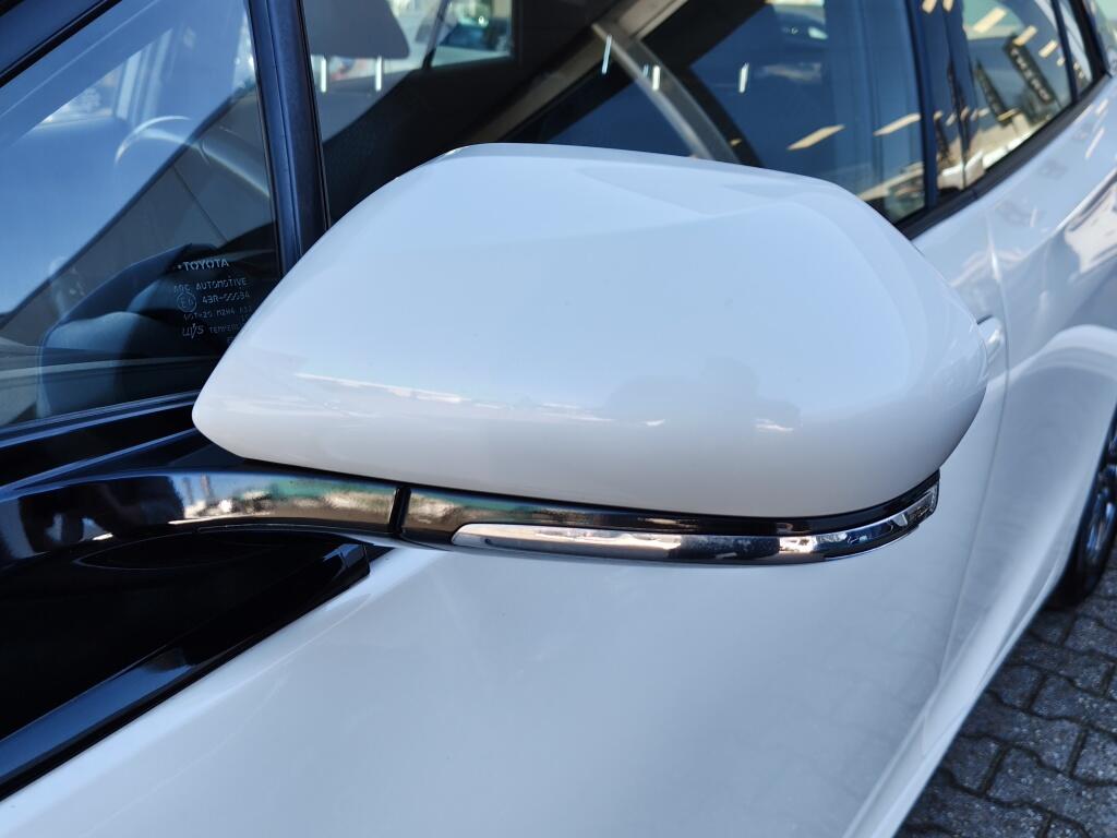 Toyota Prius 1.8 Plug-in Business Plus | Navi | JBL |  Sensoren | Stoelverwar - Image 39