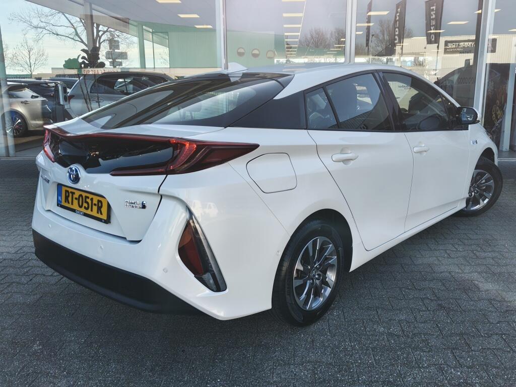 Toyota Prius 1.8 Plug-in Business Plus | Navi | JBL |  Sensoren | Stoelverwar - Image 4