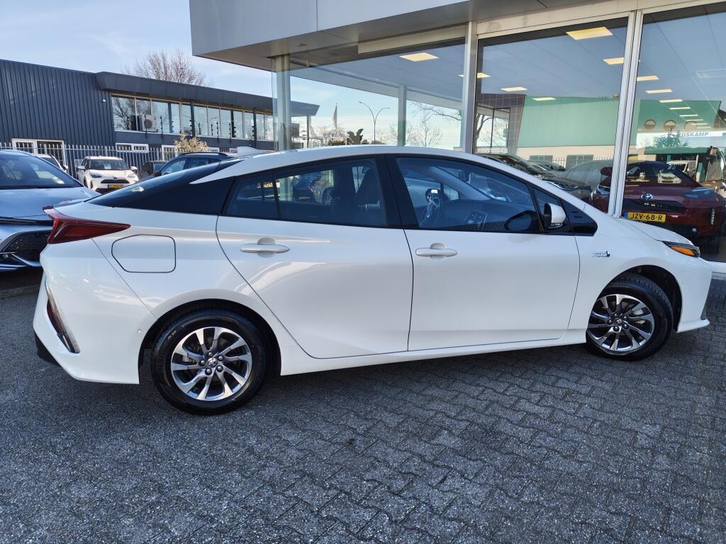 Toyota Prius 1.8 Plug-in Business Plus | Navi | JBL |  Sensoren | Stoelverwar - Image 5