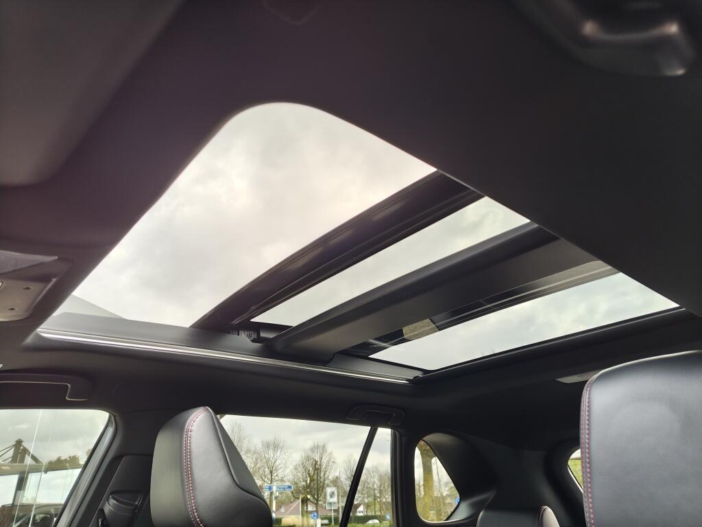 Toyota RAV4 2.5 Plug-in Hybrid Bi-Tone+ | El. Schuif-Kanteldak | JBL | HUD | - Image 10