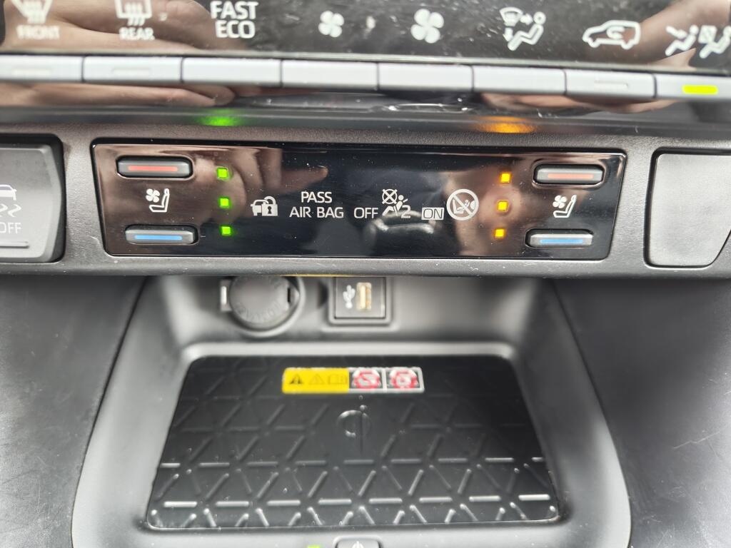 Toyota RAV4 2.5 Plug-in Hybrid Bi-Tone+ | El. Schuif-Kanteldak | JBL | HUD | - Image 24