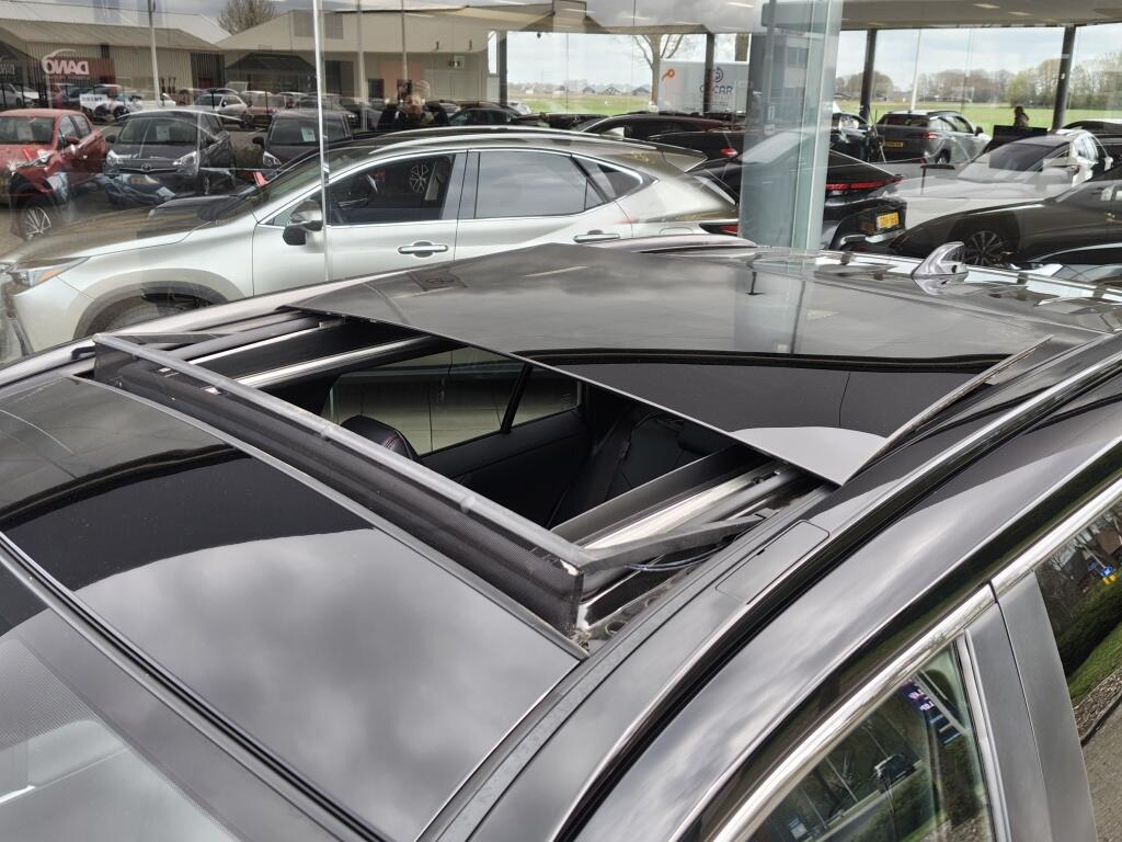 Toyota RAV4 2.5 Plug-in Hybrid Bi-Tone+ | El. Schuif-Kanteldak | JBL | HUD | - Image 3