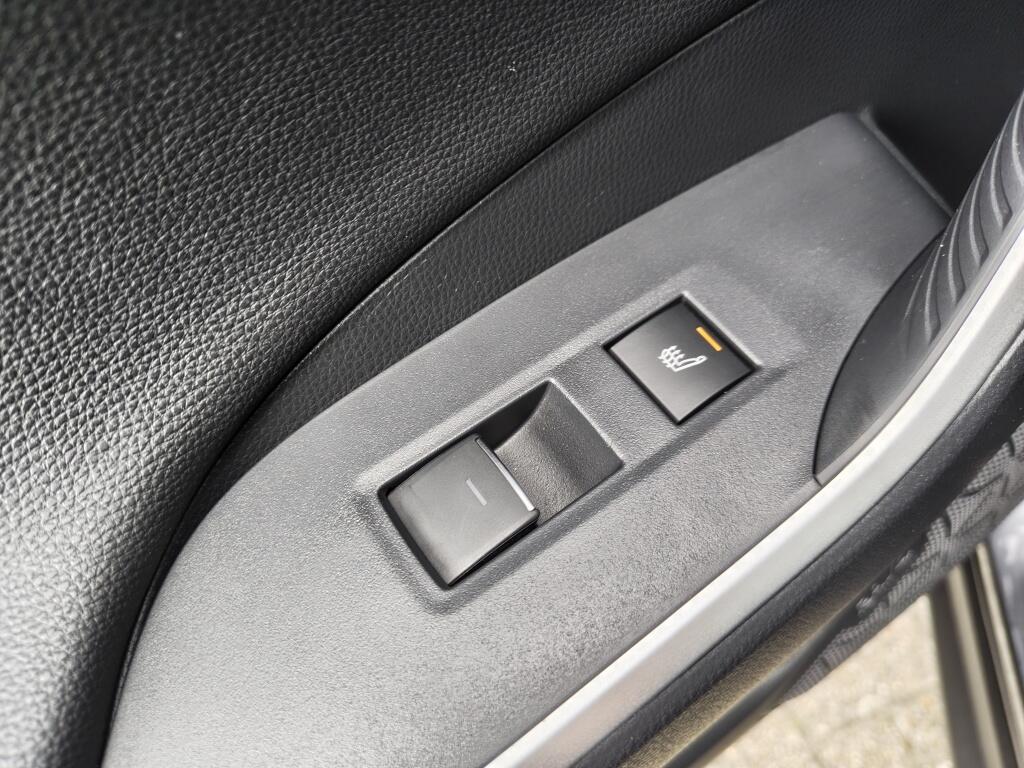 Toyota RAV4 2.5 Plug-in Hybrid Bi-Tone+ | El. Schuif-Kanteldak | JBL | HUD | - Image 38