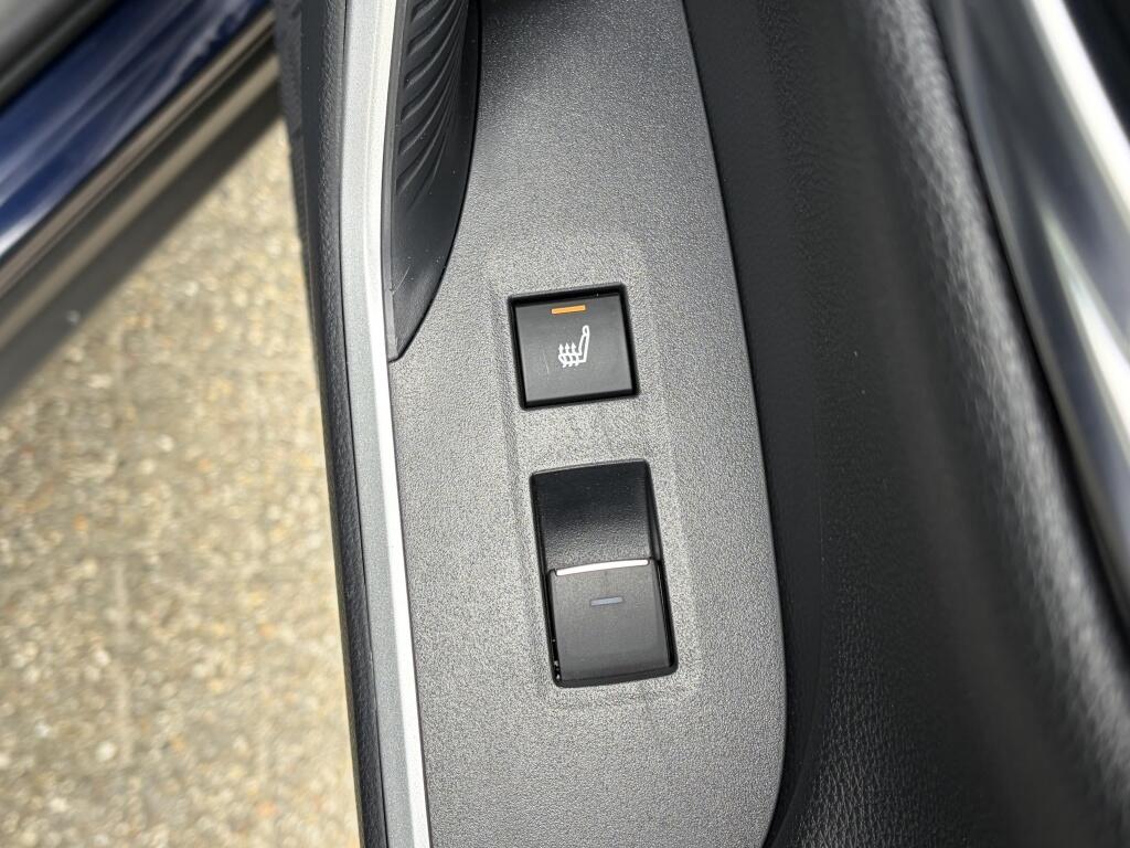 Toyota RAV4 2.5 Plug-In Hybrid Bi-Tone + | JBL | 360 Camera | HUD | Memory | - Image 40