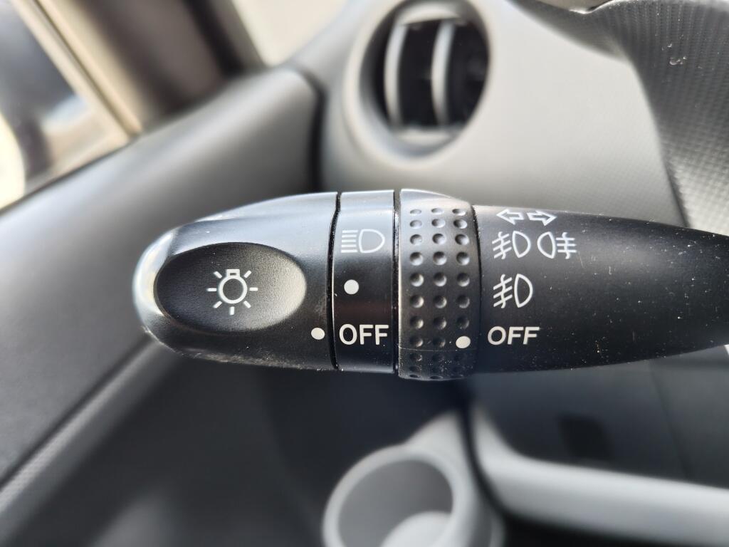 Daihatsu Sirion 2 1.3-16V Sense | Automaat | Centrale vergrendeling - Image 12