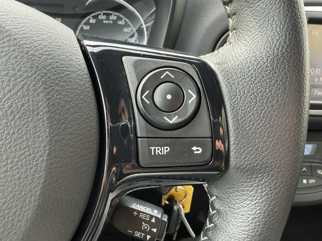 Toyota Yaris 1.5 Hybrid Dynamic | Trekhaak Afn. | Stoelverwaming | Cruise | - Image 13