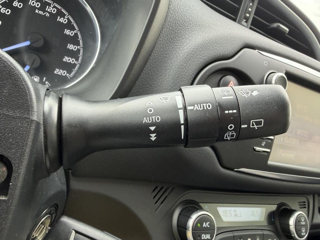 Toyota Yaris 1.5 Hybrid Dynamic | Trekhaak Afn. | Stoelverwaming | Cruise | - Image 15