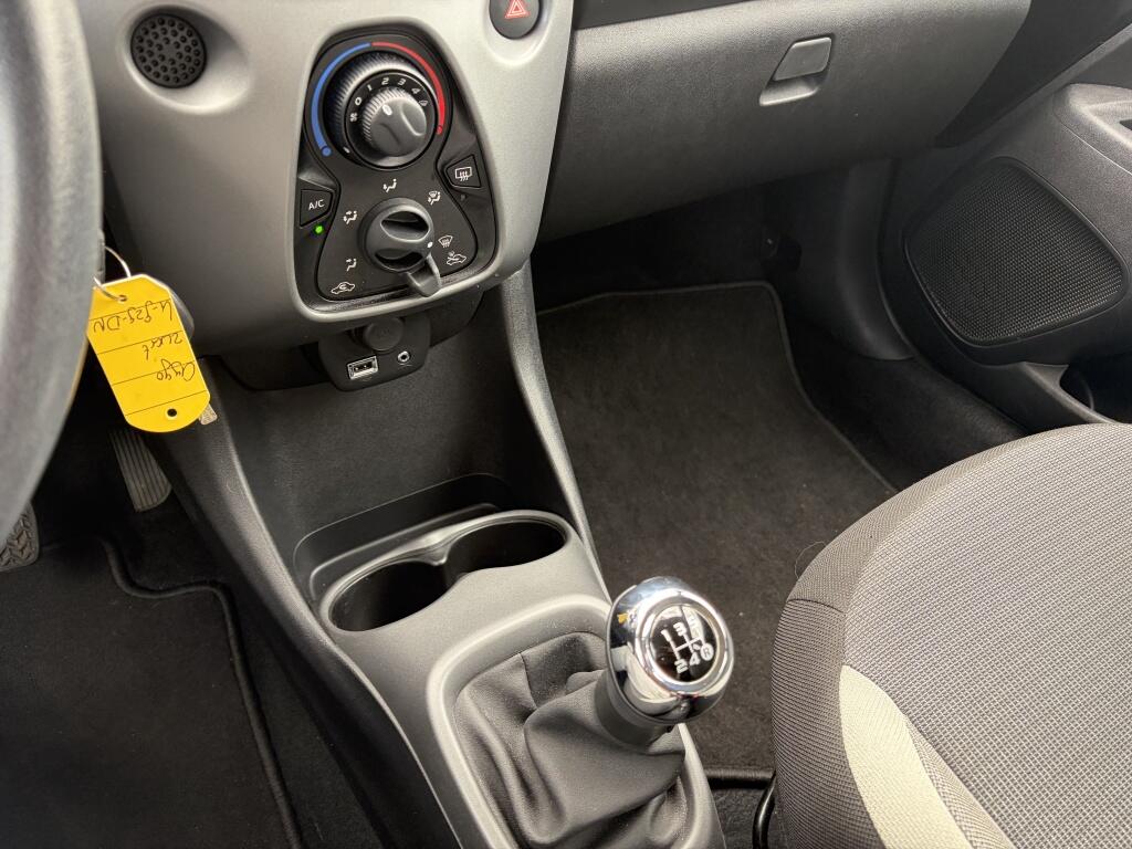 Toyota Aygo 1.0 VVT-i x-play | Airco | Apple Carplay/Android auto | Camera | - Image 22