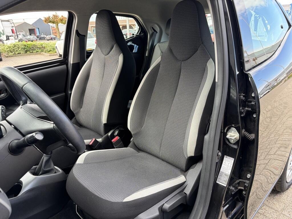 Toyota Aygo 1.0 VVT-i x-play | Airco | Apple Carplay/Android auto | Camera | - Image 26