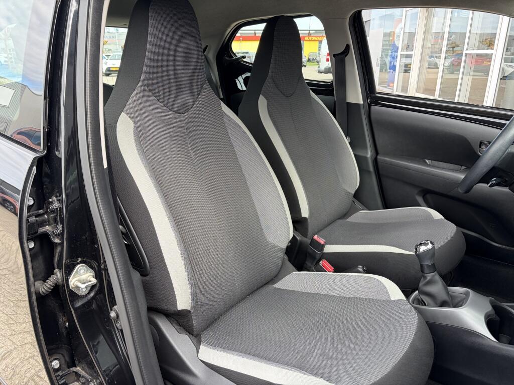 Toyota Aygo 1.0 VVT-i x-play | Airco | Apple Carplay/Android auto | Camera | - Image 27