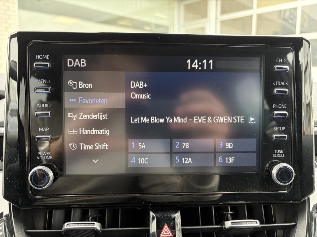 Toyota Corolla Touring Sports 1.8 Hybrid Bns Plus - Image 21