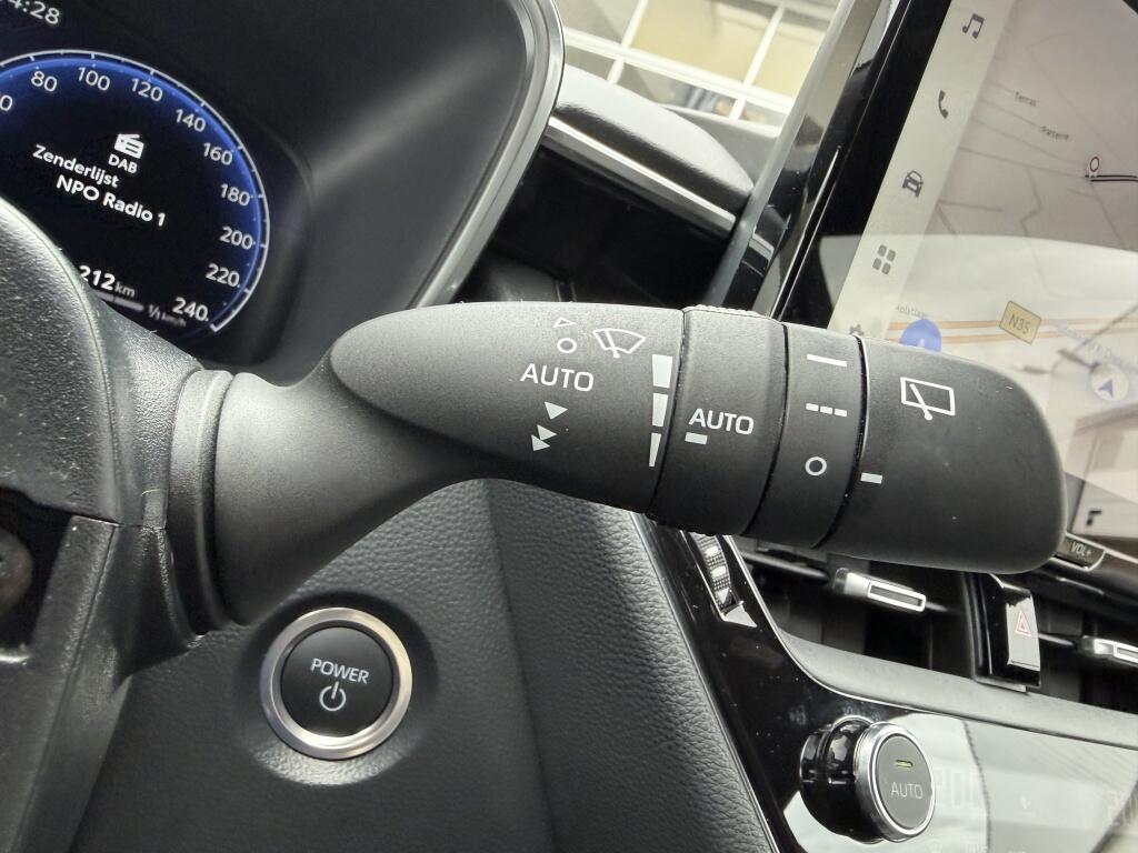 Toyota Corolla Touring Sports Hybrid 140 Bns Plus - Image 14