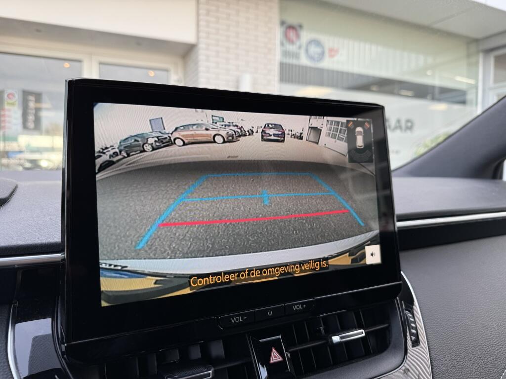 Toyota Corolla Touring Sports Hybrid 140 Bns Plus - Image 18